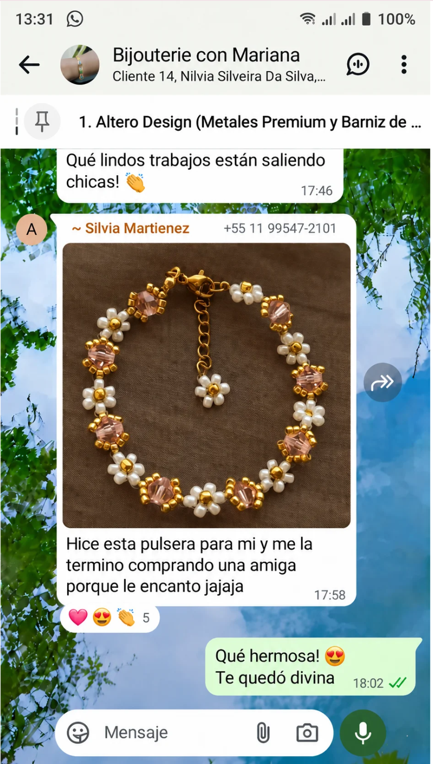 Captura de WhatsApp: alumna comparte una pulsera de flores
